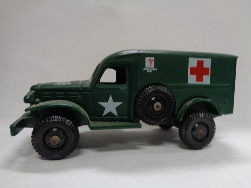 Illustration for article titled 1942 4X4 DODGE AMBULANCE BY LLEDO (DAYS GONE COLLECTION/SERIES)